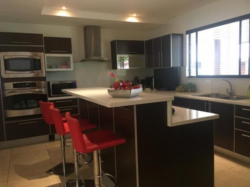 Foto Casa en Venta en Escazú, San José - U$D 299.000 - CAV36629 - BienesOnLine