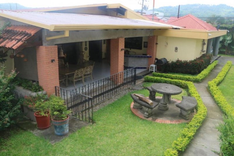 Foto Casa en Venta en Santa Ana, San José - U$D 600.000 - CAV37656 - BienesOnLine