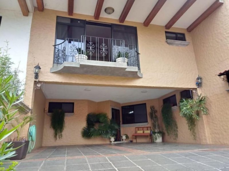 Foto Casa en Venta en Escazú, San José - U$D 450.000 - CAV35638 - BienesOnLine