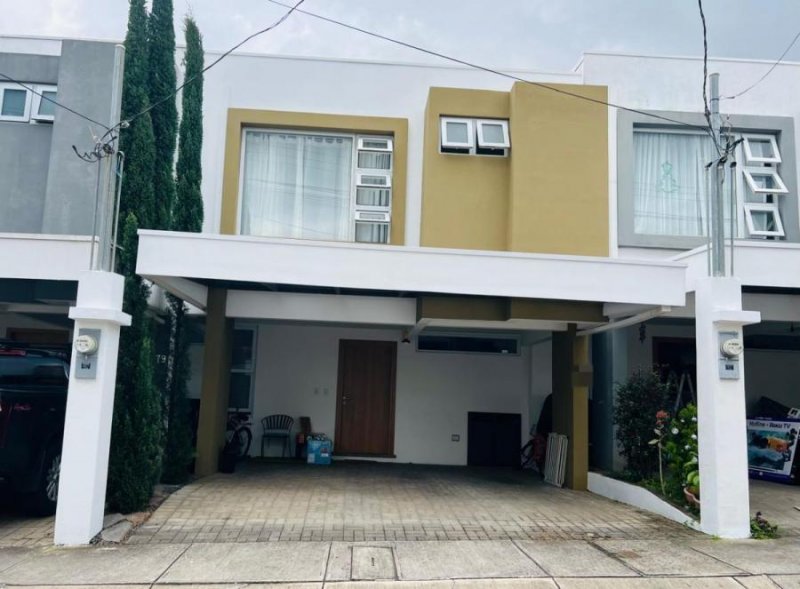 Foto Casa en Venta en Ulloa, Heredia - U$D 157.500 - CAV111994 - BienesOnLine