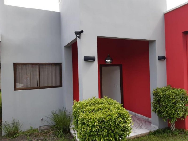 Foto Casa en Venta en Heredia San Pedro, ubicada frente a calle principal, Heredia - U$D 147.000 - CAV27099 - BienesOnLine