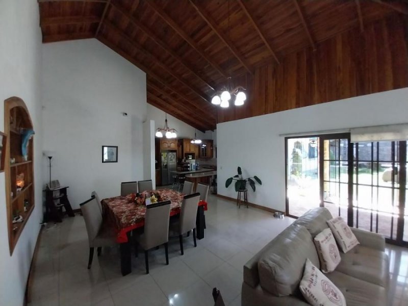 Foto Casa en Venta en Santa Ana, Santa Ana, San José - U$D 855.000 - CAV96548 - BienesOnLine