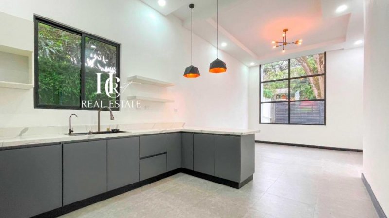 Foto Casa en Venta en Rio Grande, Atenas, Alajuela - U$D 198.000 - CAV111665 - BienesOnLine