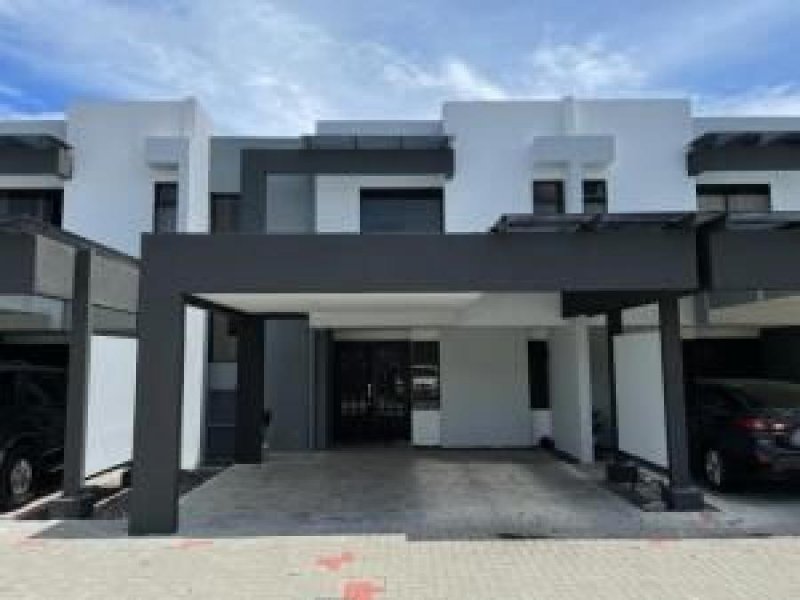 Foto Casa en Alquiler en Ciudad Cariari, Belén, Heredia - U$D 950 - CAA41648 - BienesOnLine