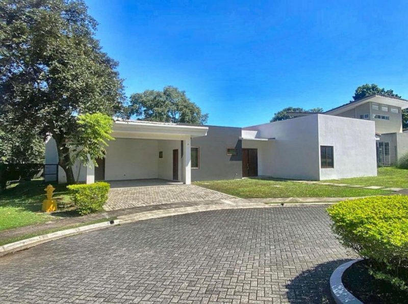 Casa en Venta en Piedades Santa Ana, San José