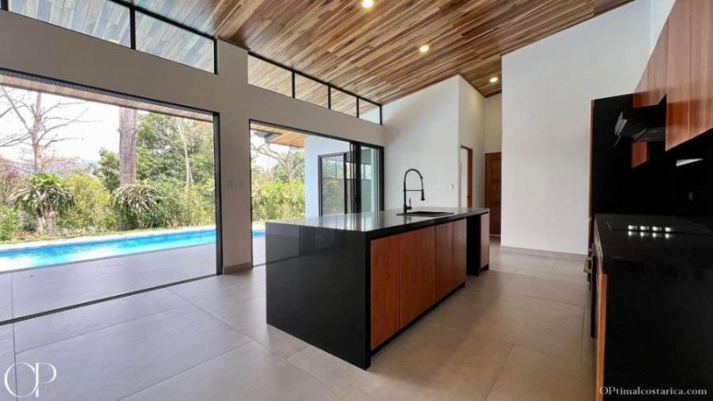 Foto Casa en Venta en Atenas, Alajuela - U$D 355.000 - CAV107270 - BienesOnLine