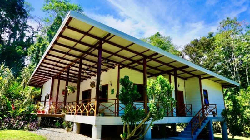 Casa en Venta en Cahuita, Bordon Talamanca, Limón