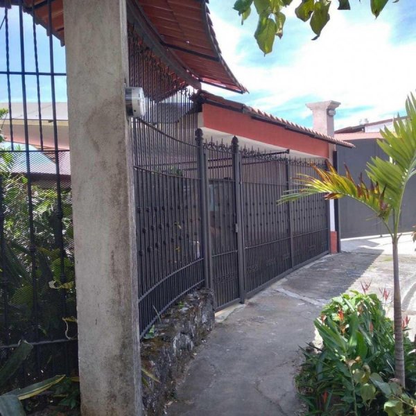 Foto Casa en Venta en El Carmen, Barva, Heredia - U$D 274.999 - CAV104154 - BienesOnLine