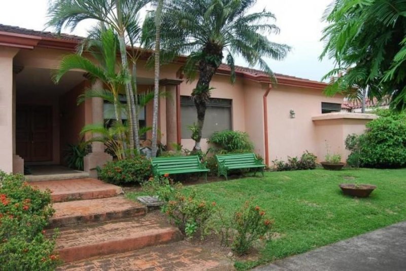 Foto Casa en Venta en SantaAnaPozos, Santa Ana, San José - ¢ 325.000.000 - CAV31767 - BienesOnLine