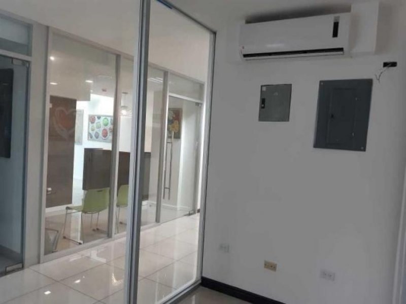 Foto Local en Alquiler en SanRafaelEscazu, Escazú, San José - ¢ 485.000 - LOA30930 - BienesOnLine