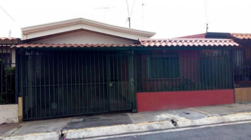 Foto Casa en Venta en HerMercedesNorte, Heredia, Heredia - ¢ 70.000.000 - CAV33389 - BienesOnLine