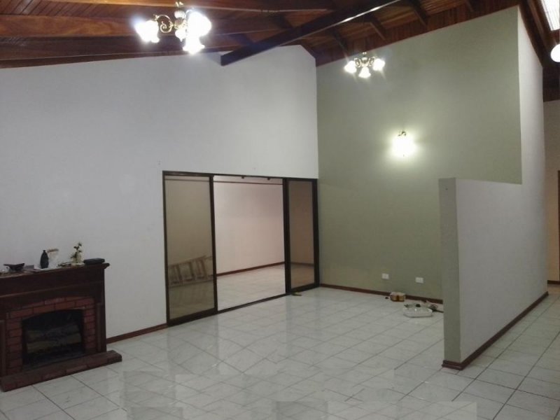 CityMax Costa Rica vende Hermosa Casa en Fatima de Desamparados San José C.R.