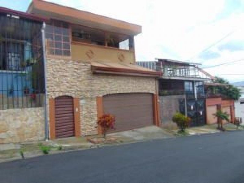 Foto Casa en Venta en Moravia, San José - U$D 143.478 - CAV28617 - BienesOnLine