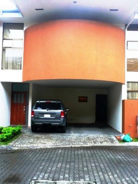 Foto Casa en Venta en Santa Ana, San José - U$D 280.000 - CAV2703 - BienesOnLine