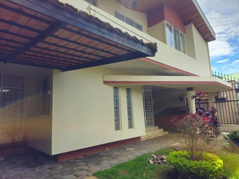 Foto Casa en Venta en Montes de Oca, San José - U$D 360.000 - CAV115360 - BienesOnLine