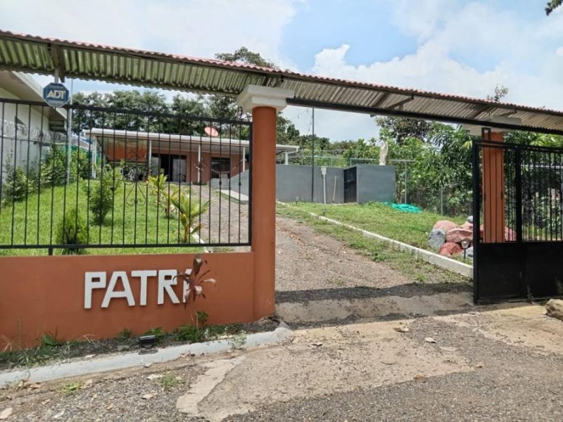 Descubre la serenidad y la calidez del hogar en San Mateo, Alajuela