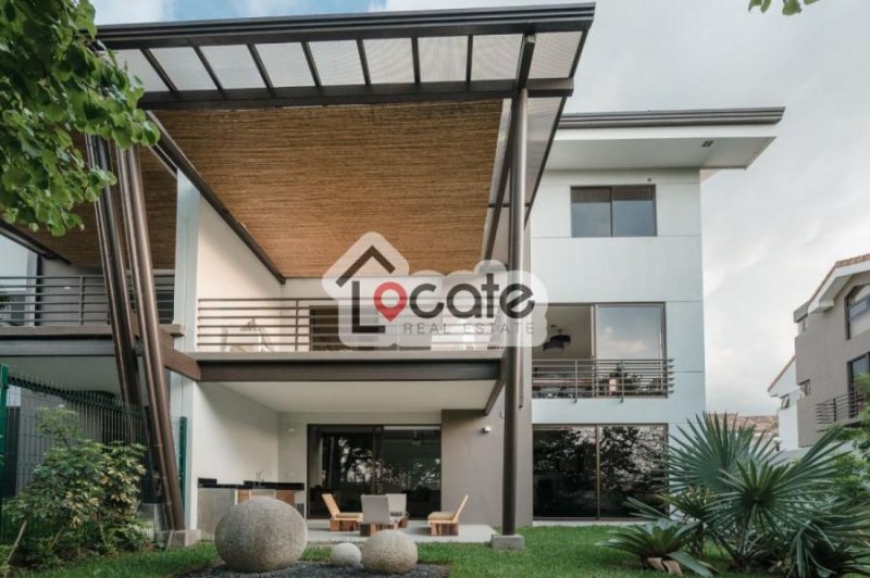 Disfrute de su nuevo hogar con 4 habitaciones en Condominio