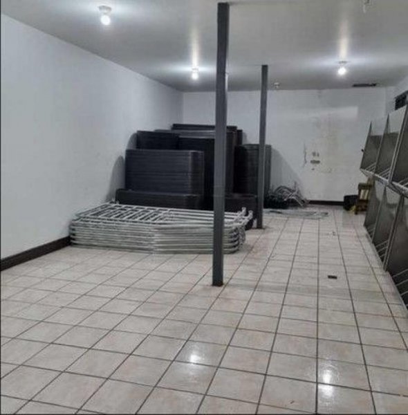 Edificio en Venta en Montes de O, San Pedro,Comercial,5PJG8400221