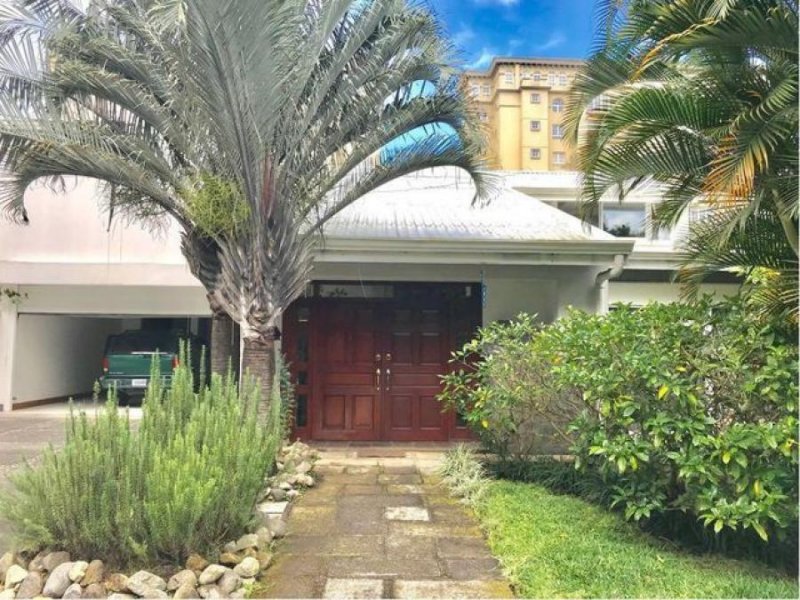 Foto Casa en Venta en Escazú, Escazú, San José - ¢ 341.000.000 - CAV42843 - BienesOnLine