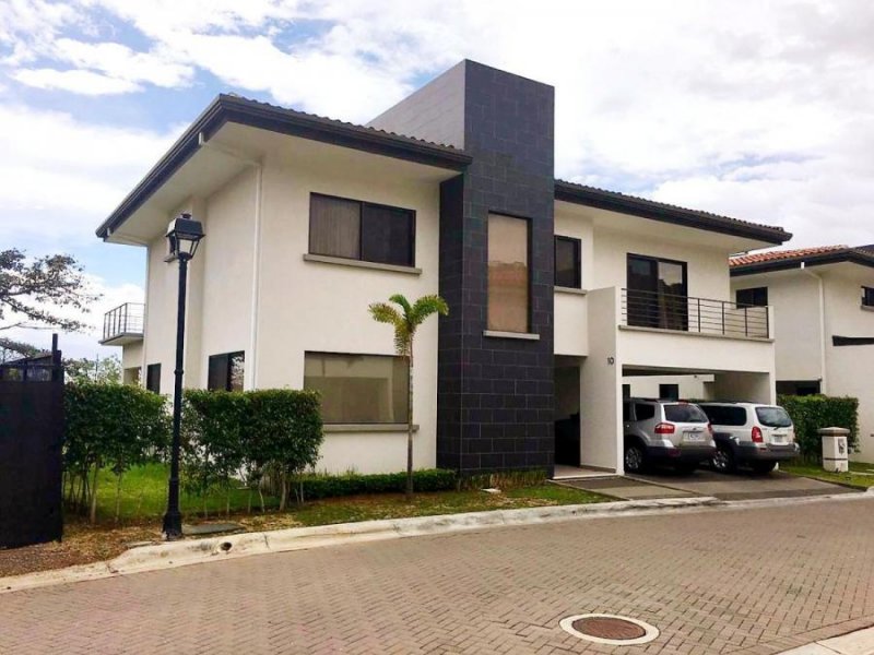 Foto Casa en Venta en Santa Ana, San José - U$D 660.000 - CAV33426 - BienesOnLine