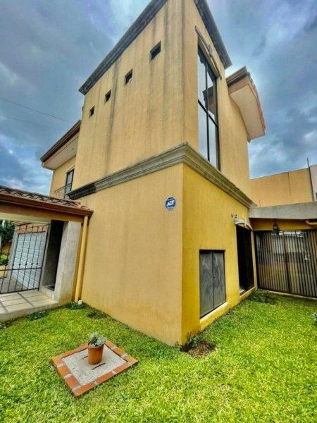 Casa en Venta en  San Vicente, Heredia