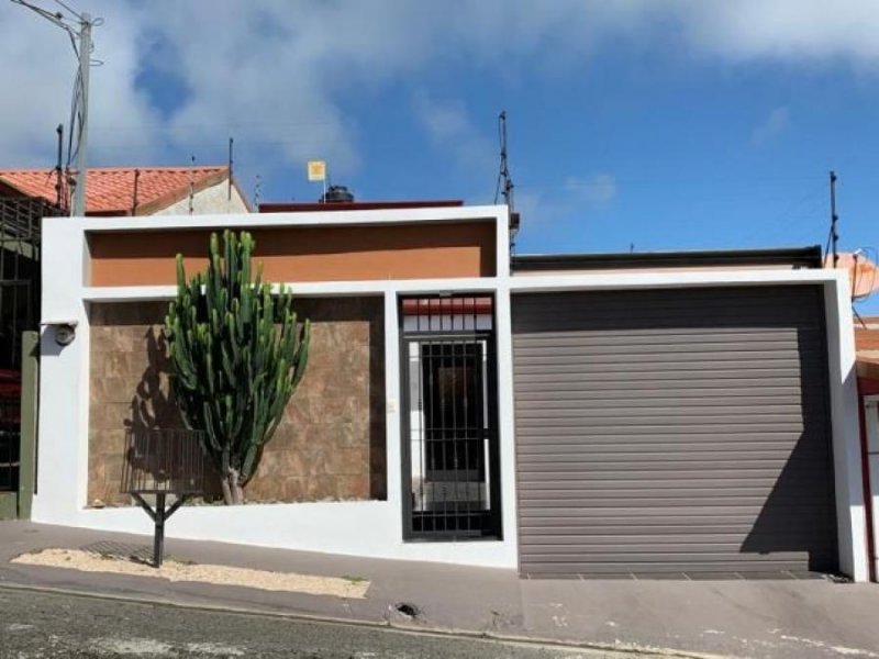 Foto Casa en Venta en Urbanización Las Lomas, San Ramón, Alajuela - ¢ 60.000.000 - CAV18862 - BienesOnLine