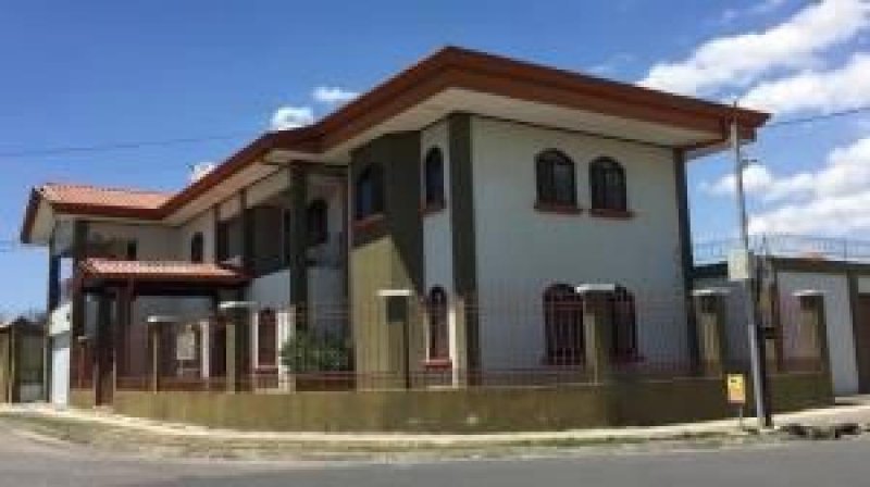 Foto Casa en Venta en Alajuela, Alajuela - U$D 285.000 - CAV29640 - BienesOnLine