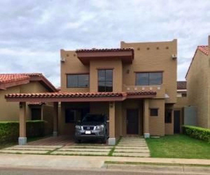 Foto Casa en Venta en Santa Ana, San José - U$D 575.000 - CAV34900 - BienesOnLine