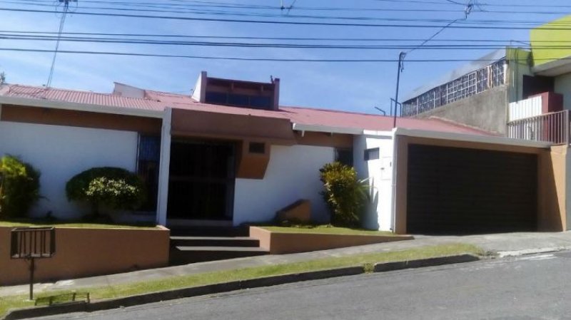 Foto Casa en Venta en Sabanilla, Montes de Oca, San José - U$D 218.000 - CAV7282 - BienesOnLine