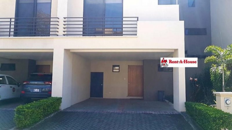 Foto Casa en Alquiler en SANTA ANA, Santa Ana, San José - U$D 1.500 - CAA21646 - BienesOnLine