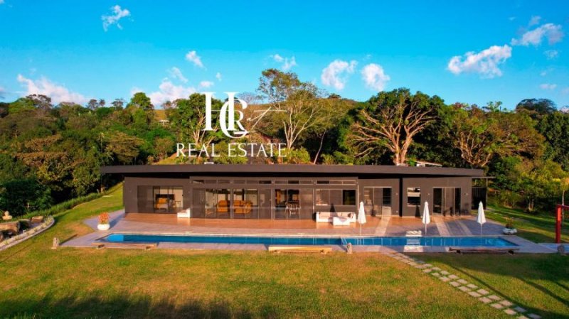 Exclusiva Casa Moderna en Venta en San Mateo, Costa Rica – Vista al Mar