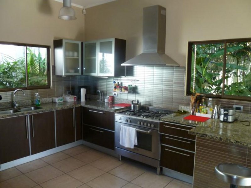 Foto Casa en Venta en Escazú, San José - U$D 430.000 - CAV4286 - BienesOnLine