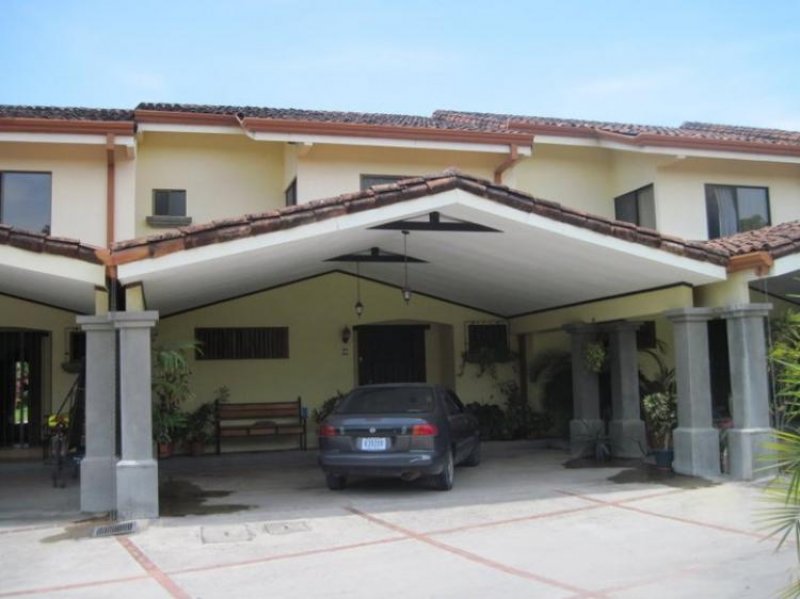 Foto Casa en Venta en Residencial El Real, Liberia, Guanacaste - U$D 240.000 - CAV1325 - BienesOnLine