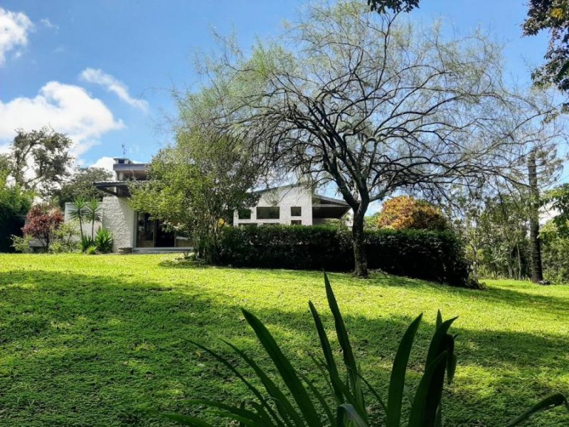 Foto Casa en Venta en Escazú, San José - U$D 800.000 - CAV56202 - BienesOnLine