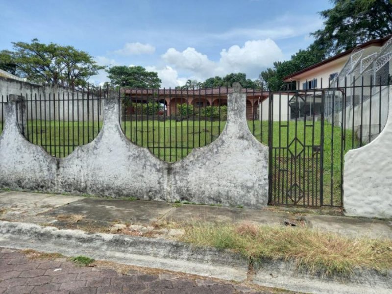 Terreno en Venta en Los Arcos Ulloa, Heredia