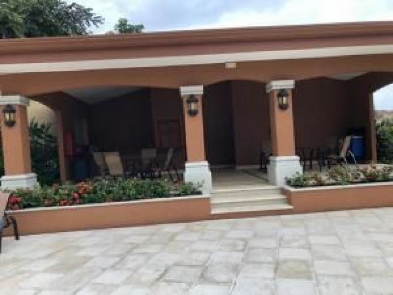 Foto Casa en Alquiler en Escazú, San José - U$D 1.500 - CAA32481 - BienesOnLine