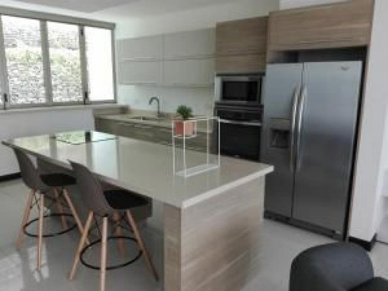 Foto Casa en Venta en Escazú, San José - U$D 305.000 - CAV29955 - BienesOnLine