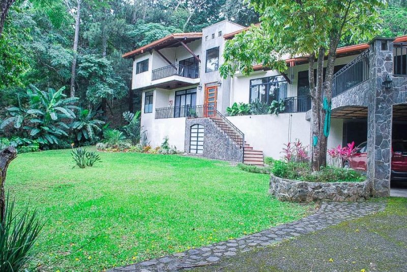 Foto Casa en Venta en Santa Ana, San José - U$D 678.000 - CAV34816 - BienesOnLine