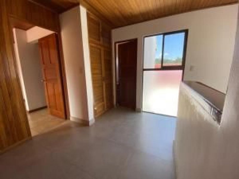 Foto Casa en Alquiler en Escazú, San José - U$D 1.000 - CAA29025 - BienesOnLine