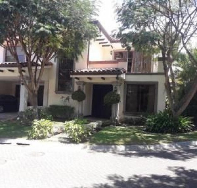 Foto Casa en Venta en Santa Ana, San José - U$D 485.000 - CAV26710 - BienesOnLine