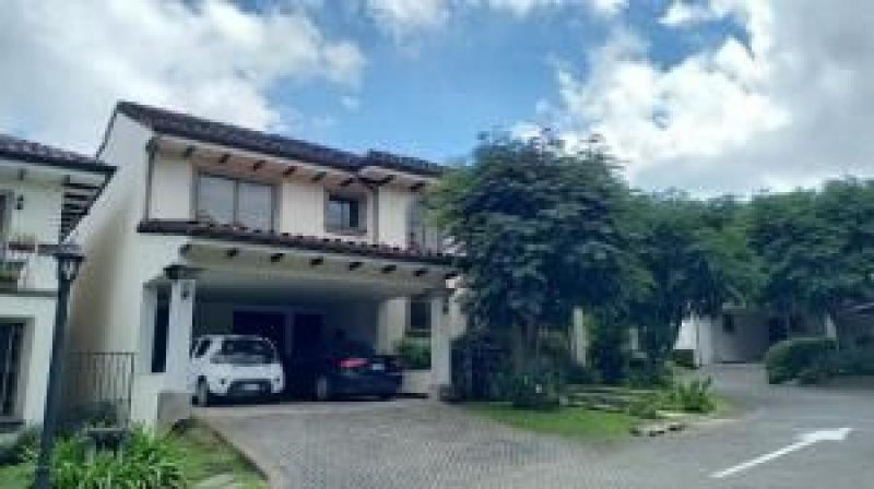 Foto Casa en Venta en Santa Ana, San José - U$D 527.000 - CAV32331 - BienesOnLine