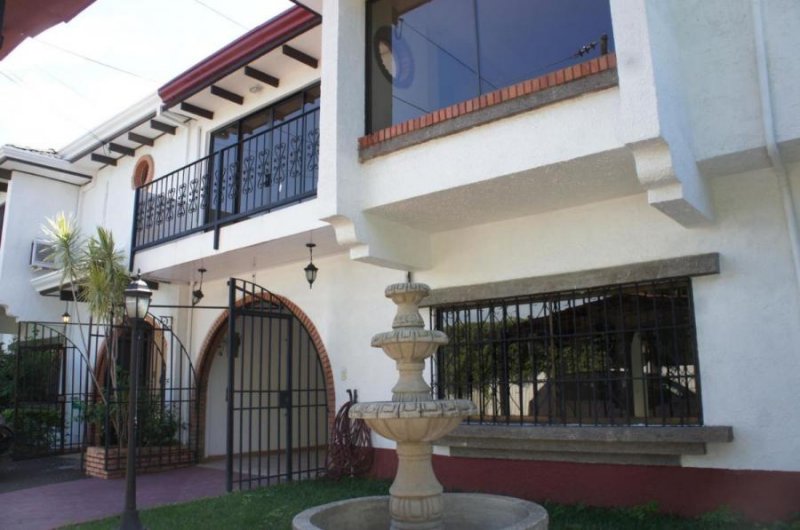 Foto Casa en Venta en Escazú, San José - U$D 225.000 - CAV19946 - BienesOnLine