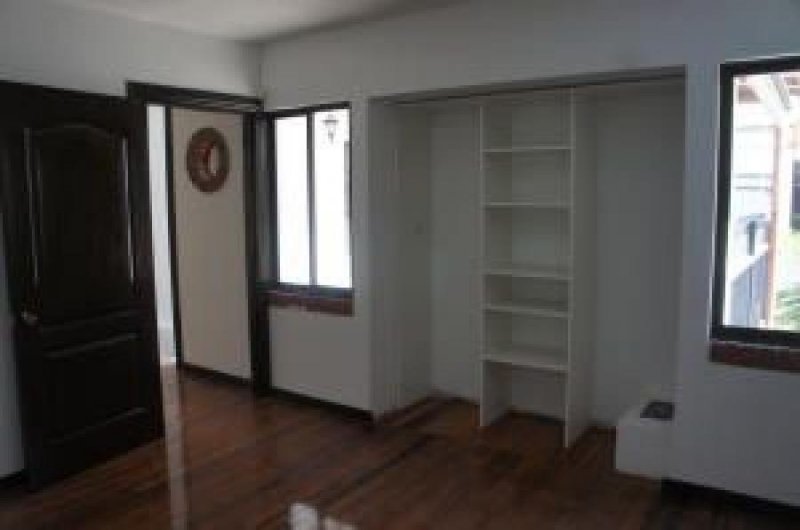 Foto Casa en Venta en Escazú, Escazú, San José - U$D 225.000 - CAV21618 - BienesOnLine