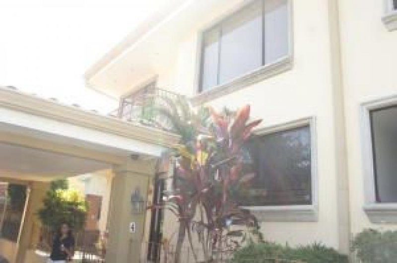 Foto Casa en Venta en GUACHIPELIN, Escazú, San José - U$D 240.000 - CAV19595 - BienesOnLine