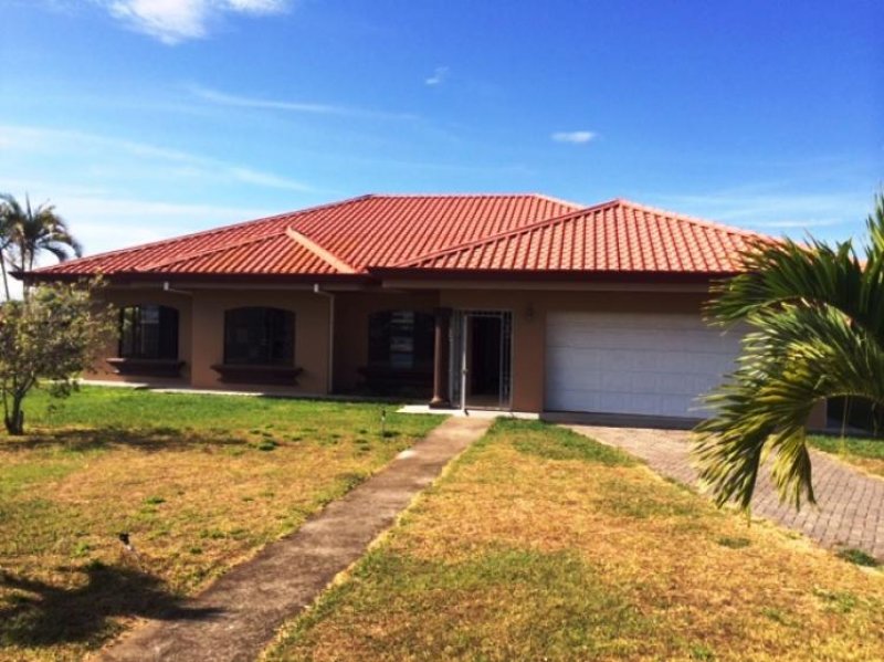 Foto Casa en Venta en Grecia, Alajuela - U$D 360.000 - CAV3469 - BienesOnLine