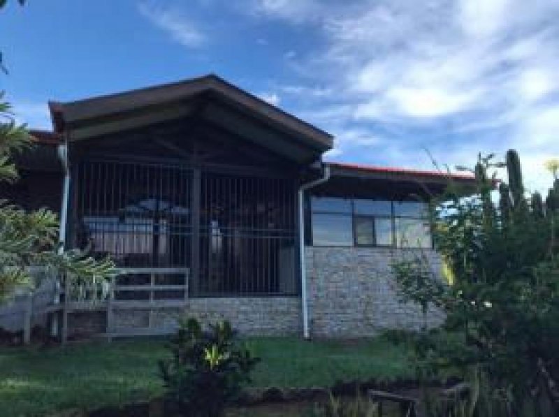 Foto Casa en Alquiler en Grecia, Alajuela - U$D 1.000 - CAA37972 - BienesOnLine