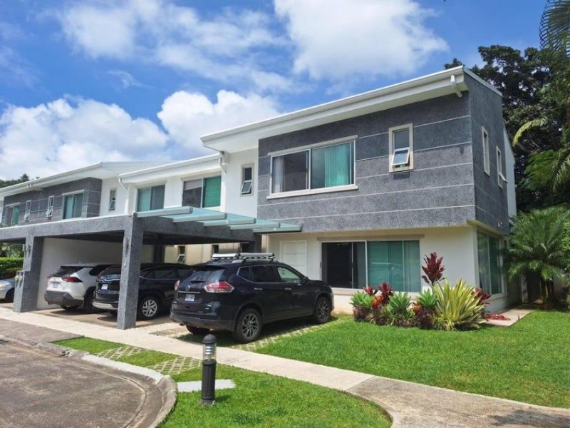 Foto Casa en Venta en Santa Ana, San José - U$D 450.000 - CAV108367 - BienesOnLine