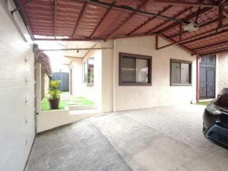 Foto Casa en Venta en Alajuela, Alajuela - U$D 230.000 - CAV58814 - BienesOnLine