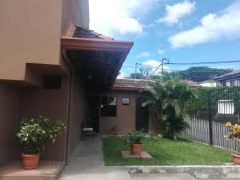 Foto Casa en Venta en Escazú, San José - U$D 157.500 - CAV27707 - BienesOnLine