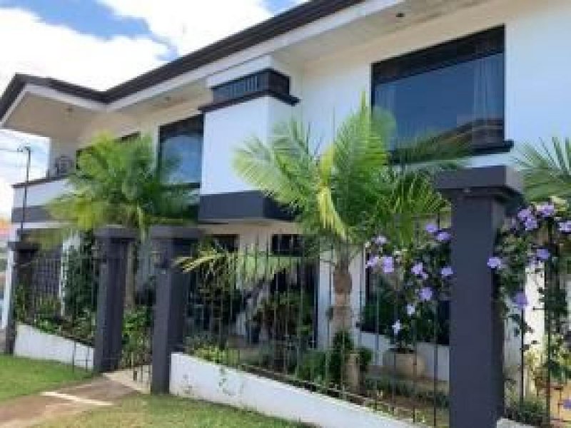 Foto Casa en Venta en Alajuela, Alajuela - U$D 420.000 - CAV38080 - BienesOnLine